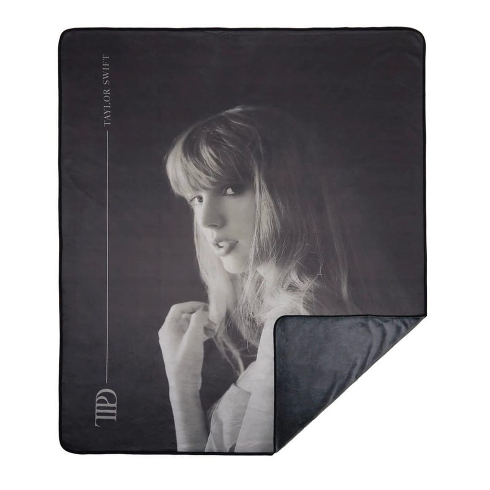 Taylor Swift Black & Gray Portrait Plush Throw Blanket